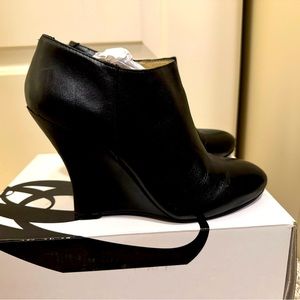 Nine West, black, ankle wedge/heel booties, size 8.5 M.